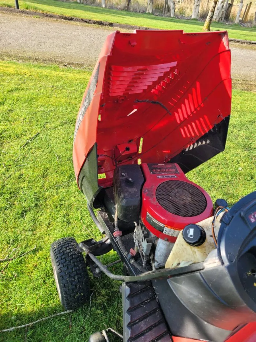 Castlegarden Ride-on Mower - Image 3