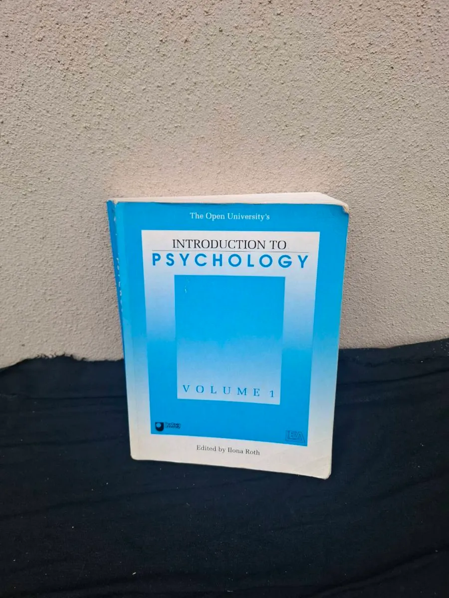 Inteoduction to  psychology book - Image 1