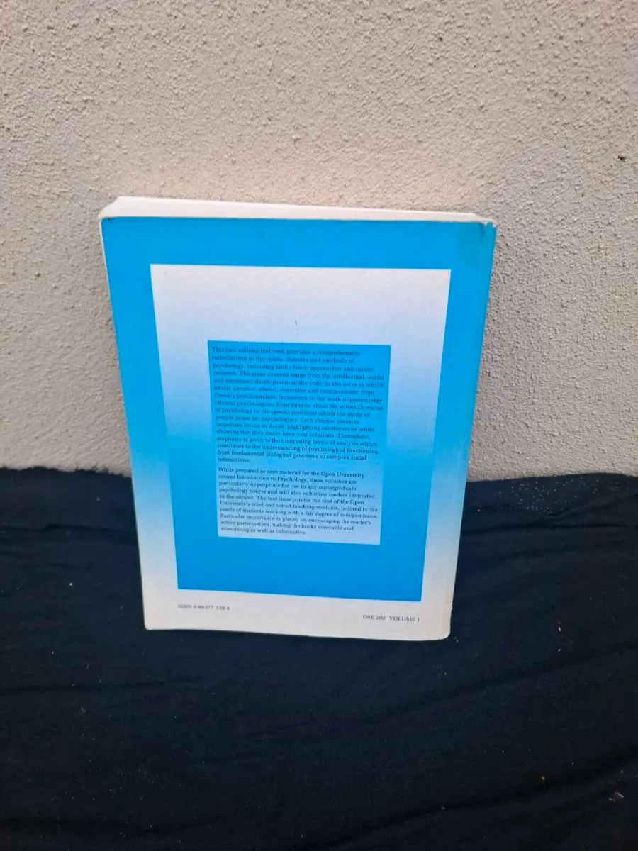 Inteoduction to  psychology book - Image 2