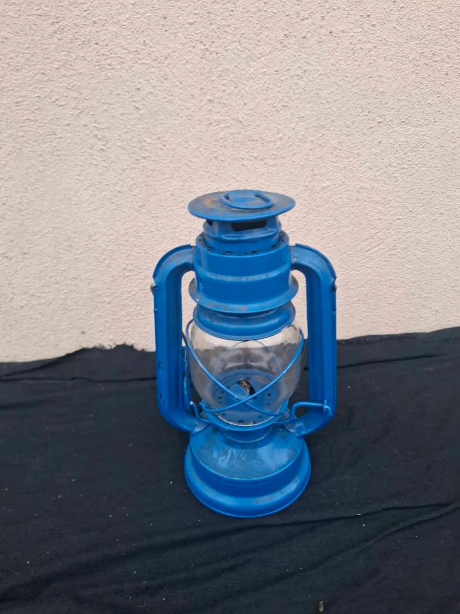 Blue working hurricane lamp postage possible - Image 2
