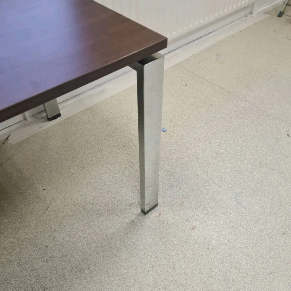 Walnut 2 metre executive office desks - Image 3