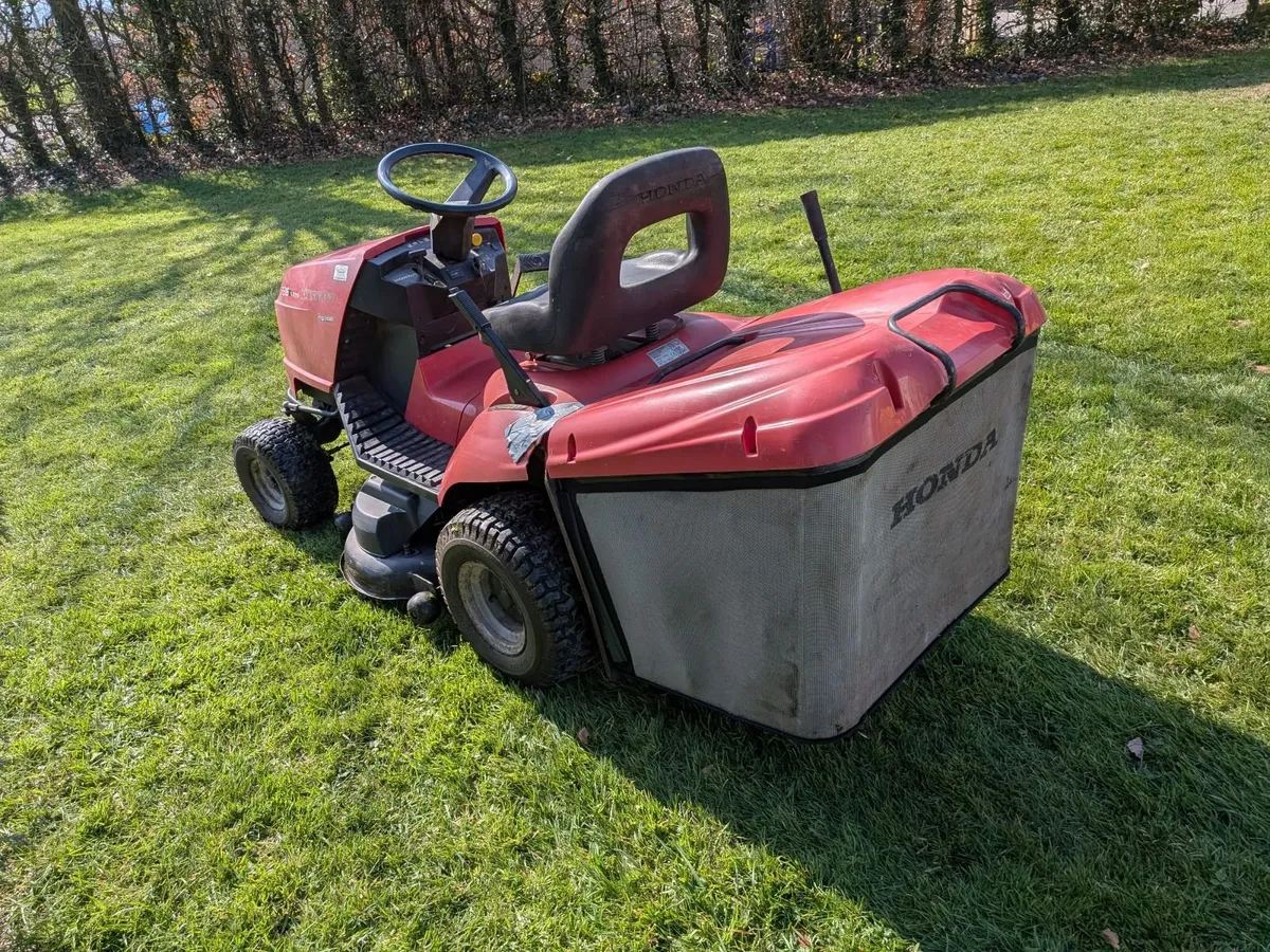 Honda Ride on mower - Image 1