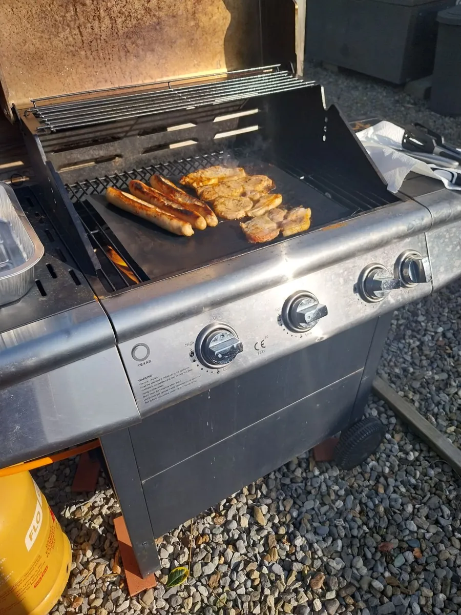 Gas BBQ - Image 2