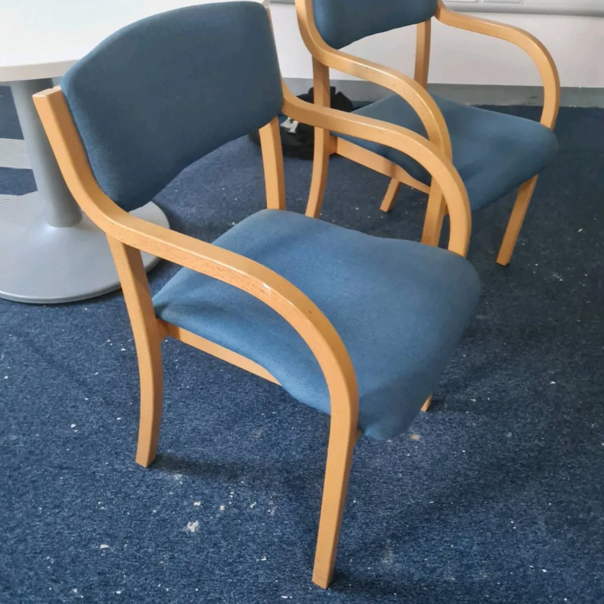 2 x beech framed meeting chairs - Image 3