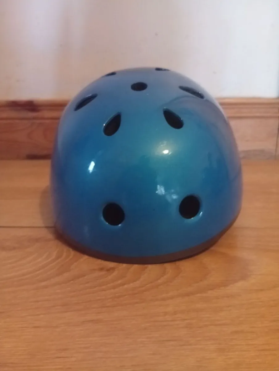 Quality Universal Helmet M-Size 1month old - Image 4