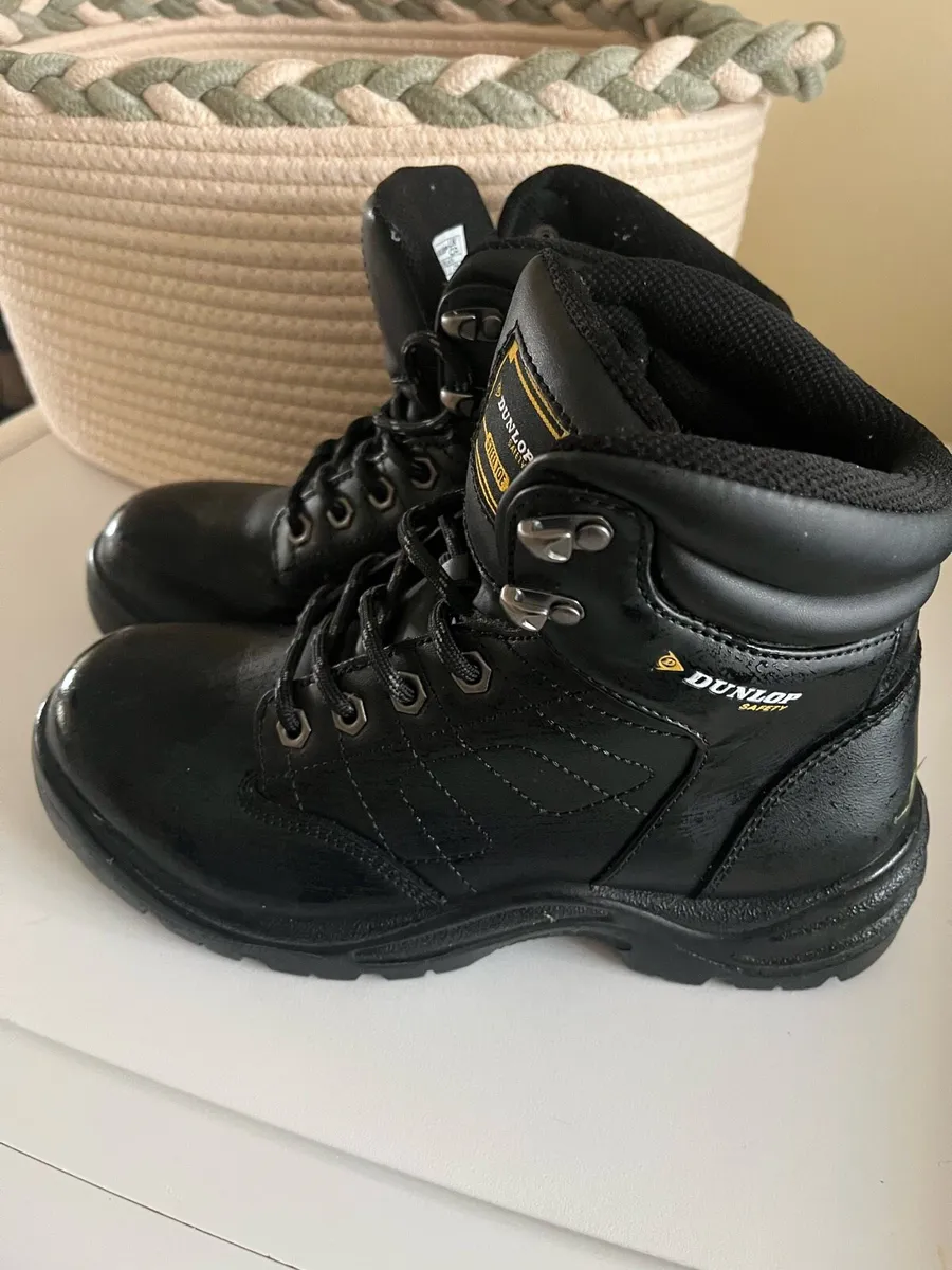 Steel toe safety boots - Image 1