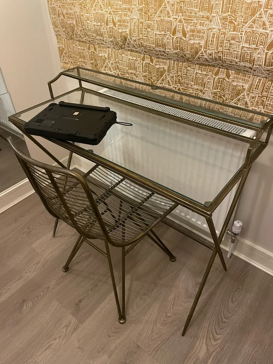 Desk and chair - Image 1