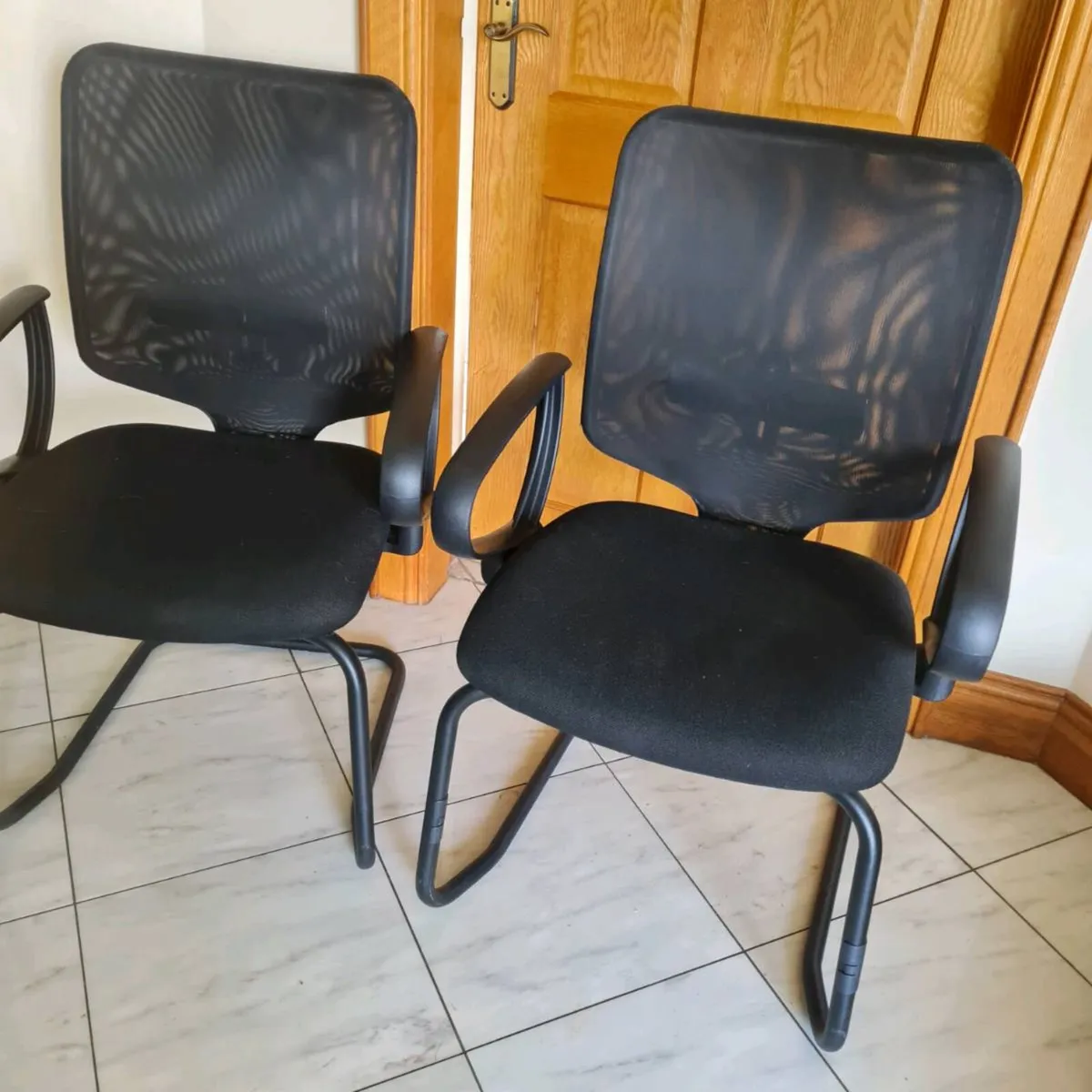 Set of 3 netback meeting chairs - Image 1