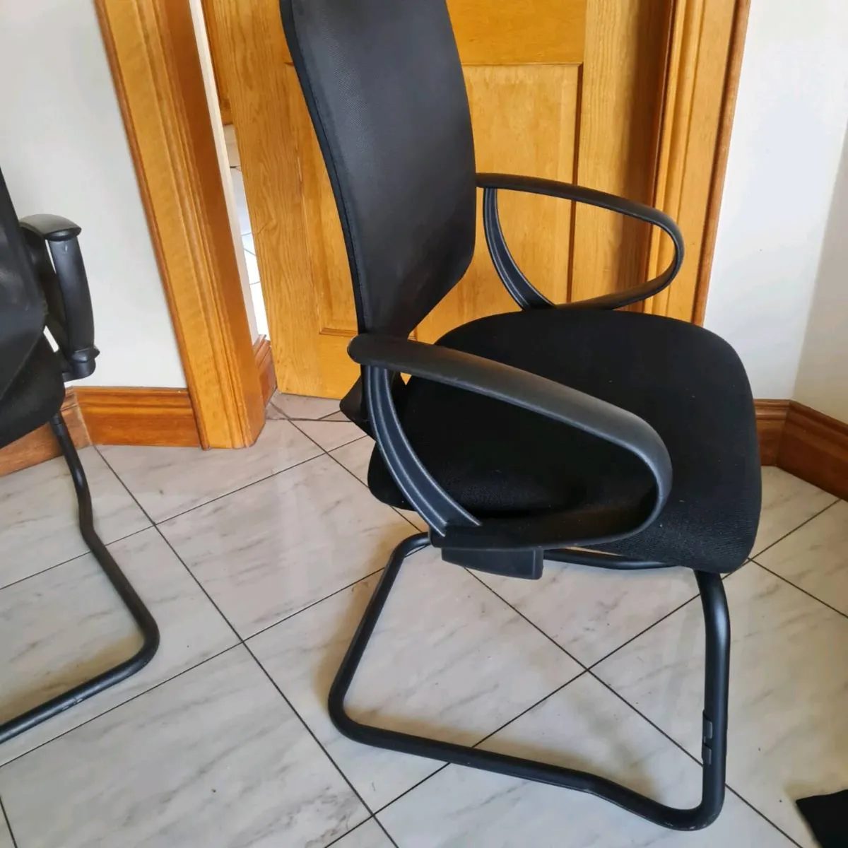 Set of 3 netback meeting chairs - Image 2