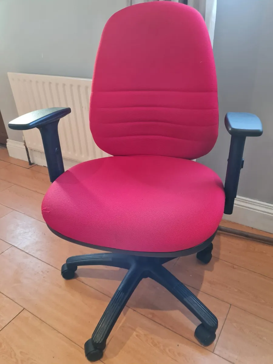 Office task chairs