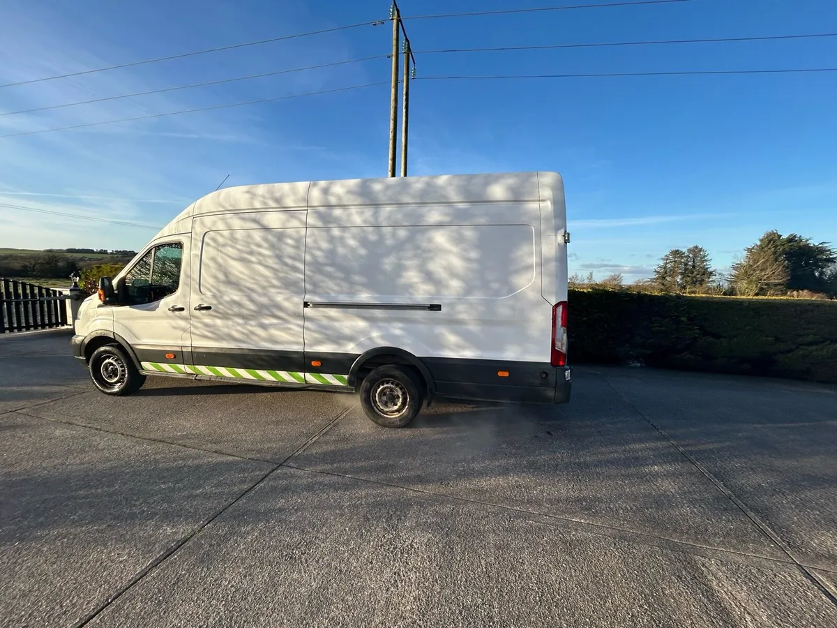 142 Ford Transit Jumbo - Image 2