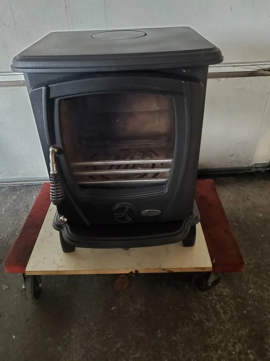 Stanley Aoife solid fuel stove new condition - Image 4