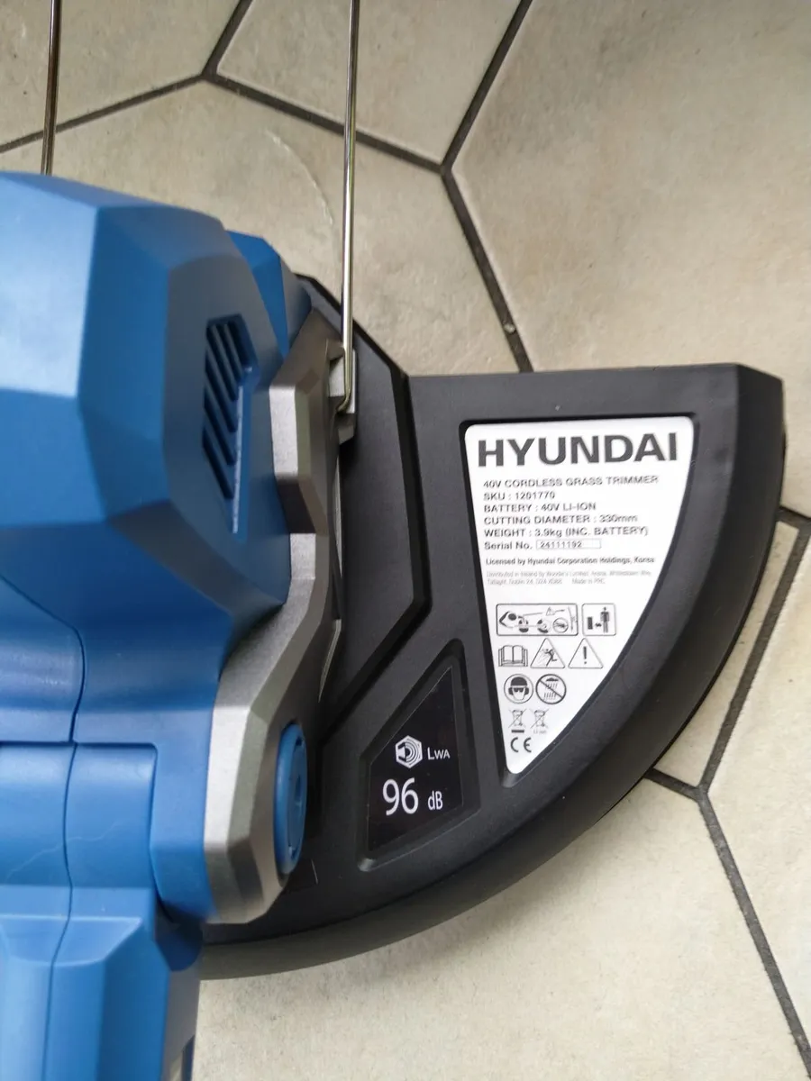 Grass trimmer - Image 1