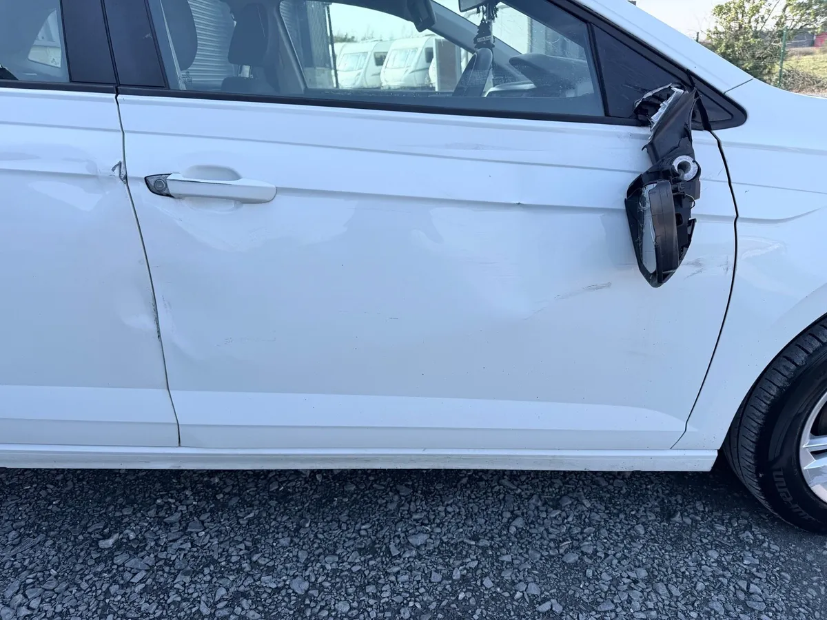 191’ Volkswagen Polo - Image 4