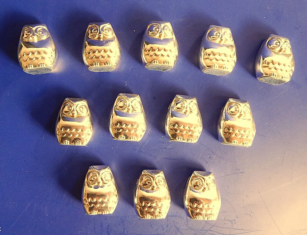 12 Small Vintage Silver Plated Owl Place Cards - Image 2