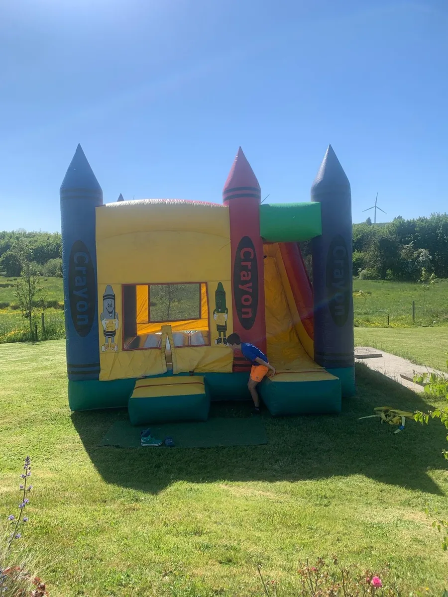 Bouncing castle - Image 1