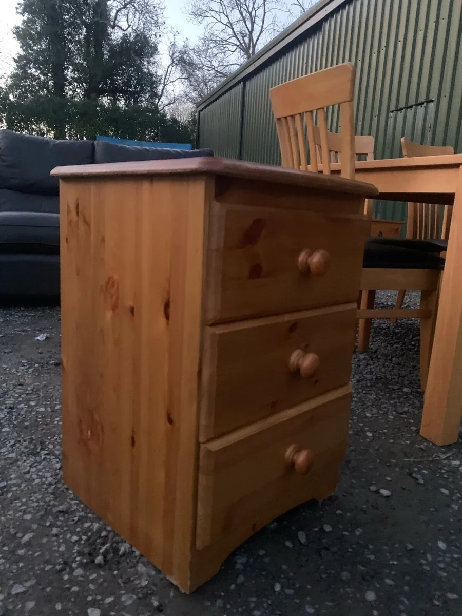 💥2 bedside lockers for sale💥 - Image 2