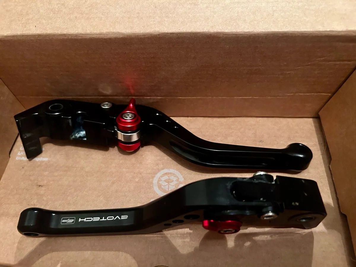 KTM Superduke R Evotech Shorty Levers & screen - Image 3
