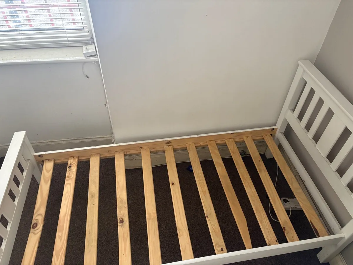 Single bed and mattress - Image 4