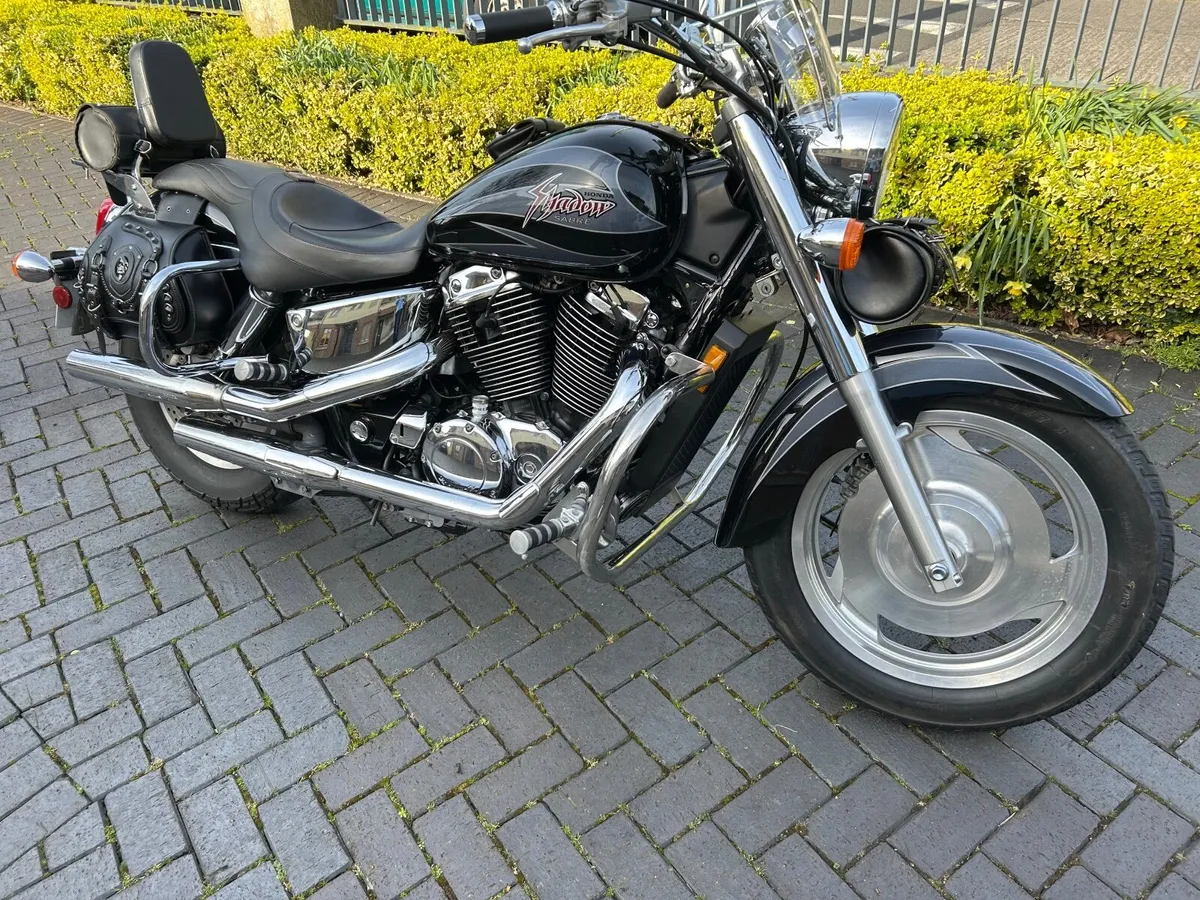 Honda VT 1100 Shadow Sabre - Image 1