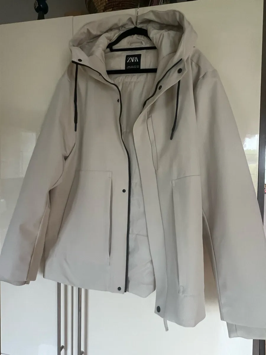 Zara men’s padded/ski jacket - Image 1