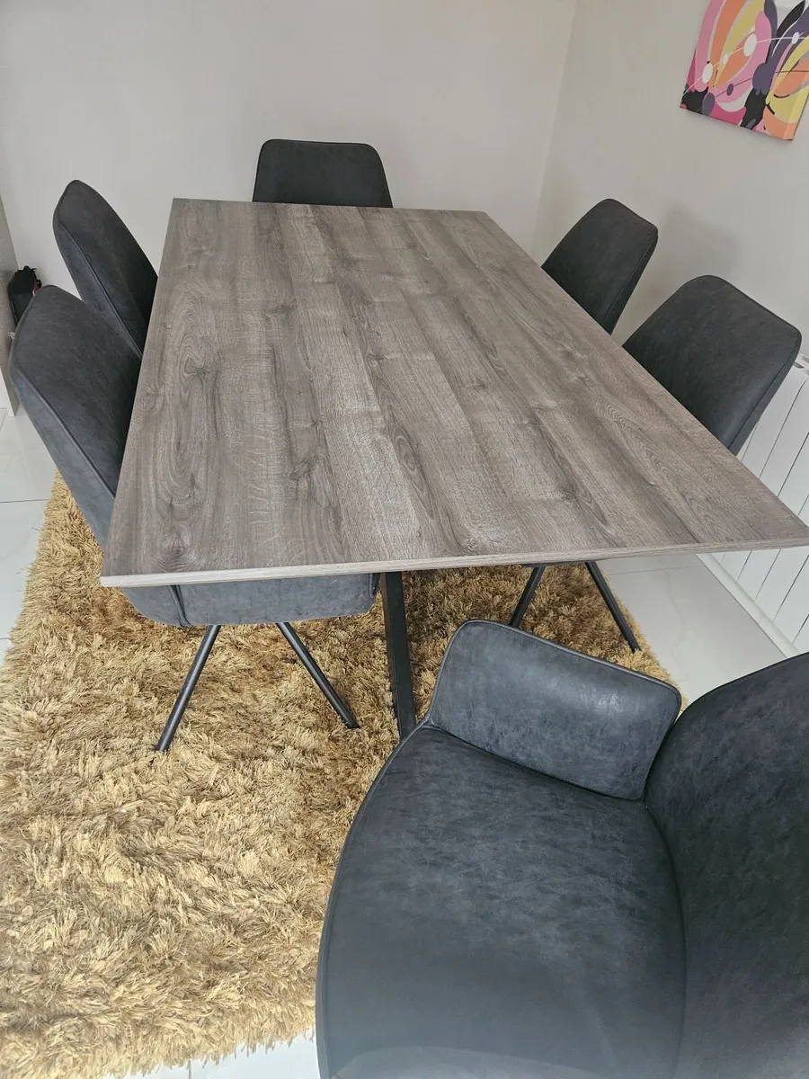 Table & Chairs - Image 1