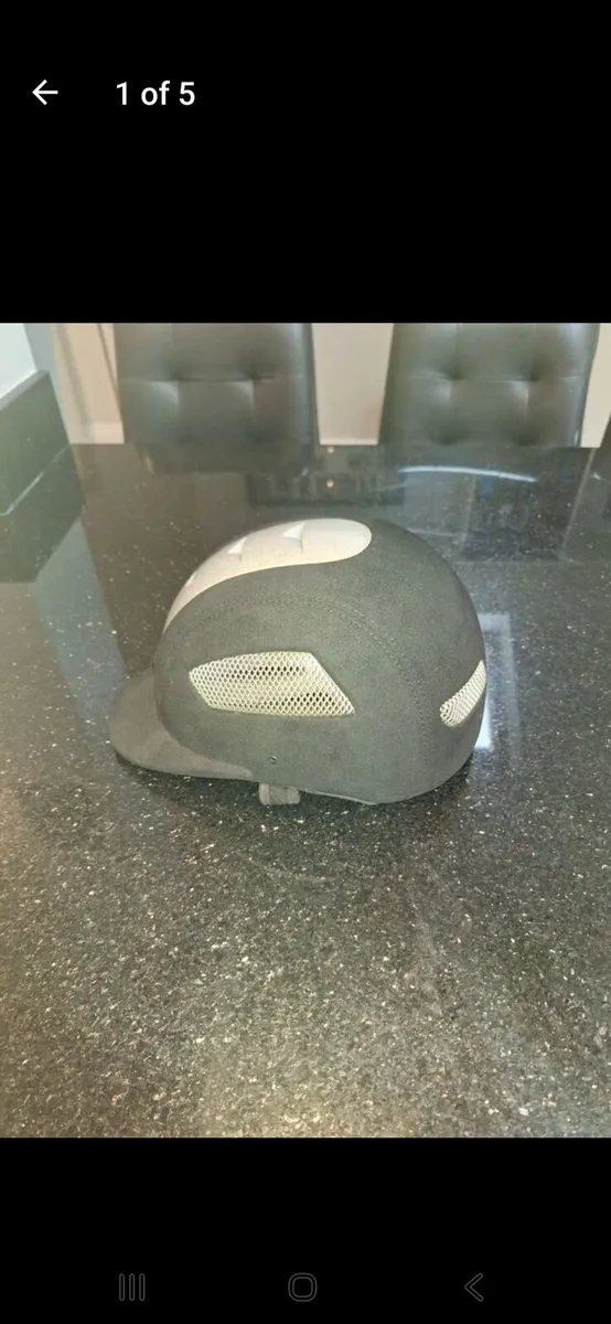 Child's horse riding helmet - Image 4