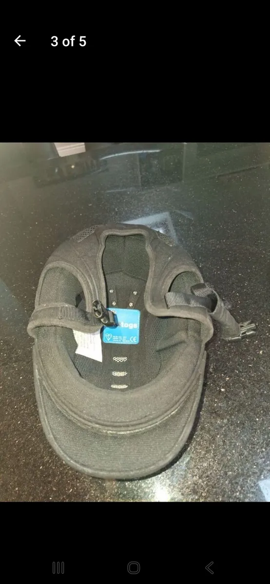 Child's horse riding helmet - Image 2