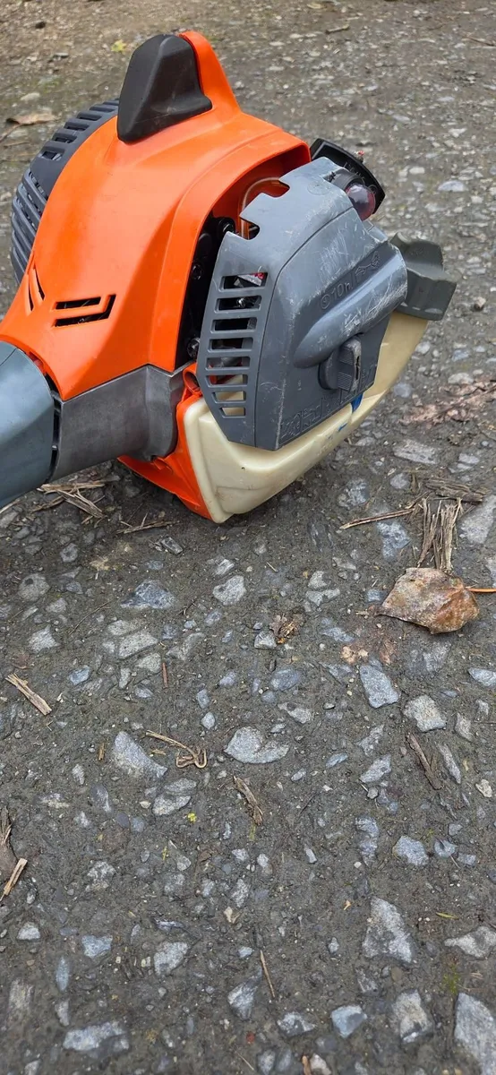 Oleo-Mac Hedge trimmer - Image 1