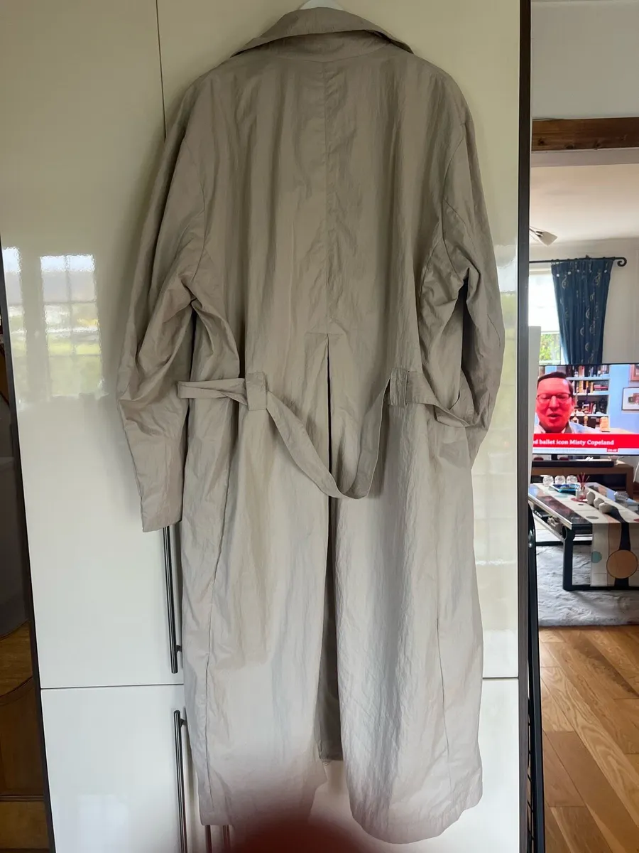 Zara gents rain/ trench coat - Image 2