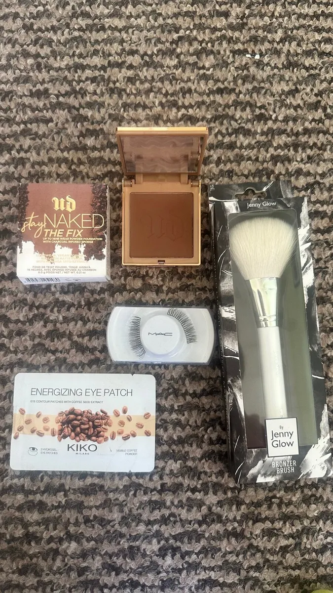 New make up - Image 1