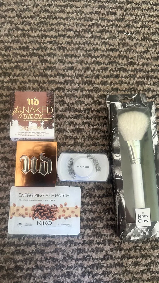 New make up - Image 2