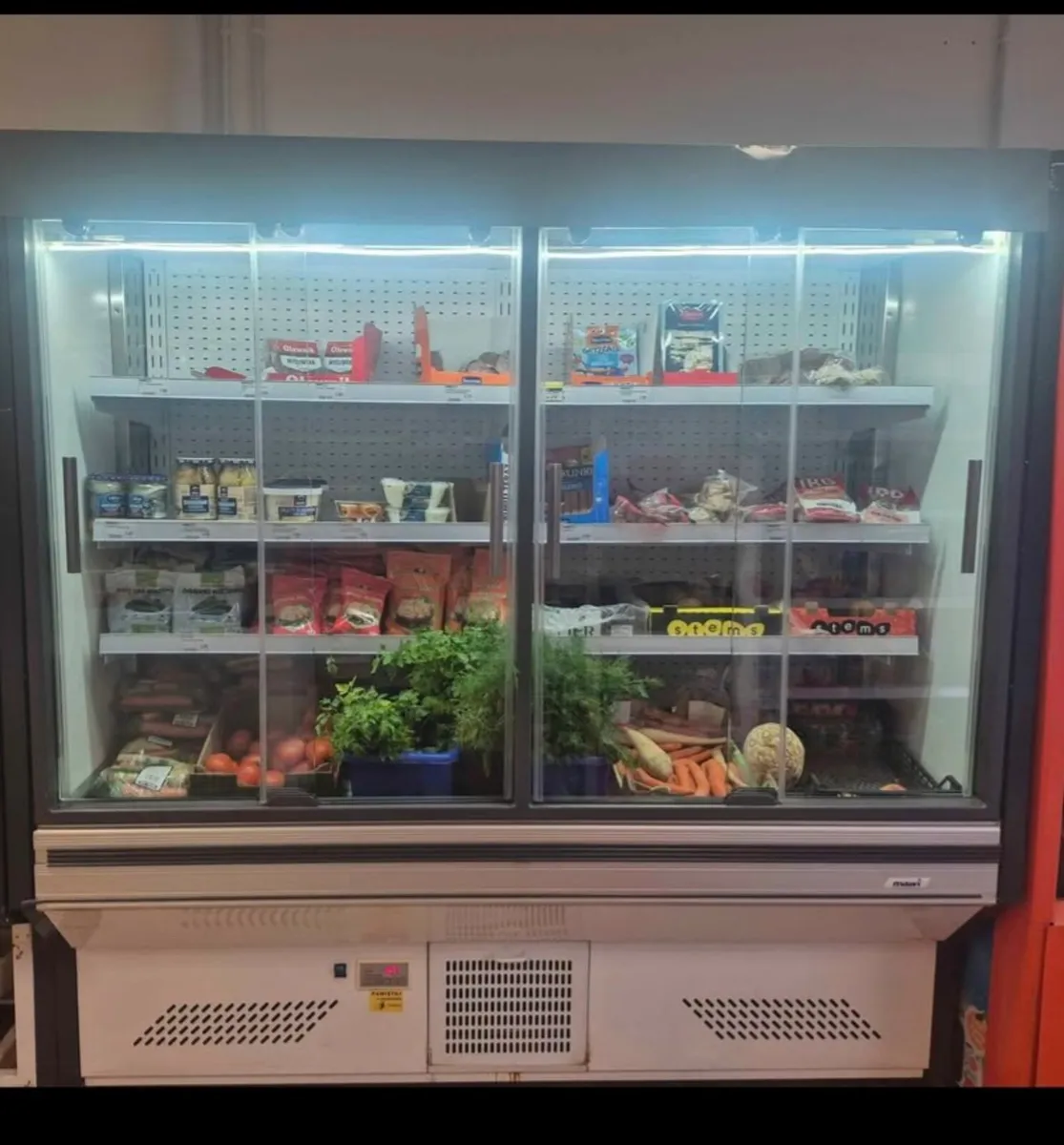 Refrigerated Display Fridge – Perfect for Retail o