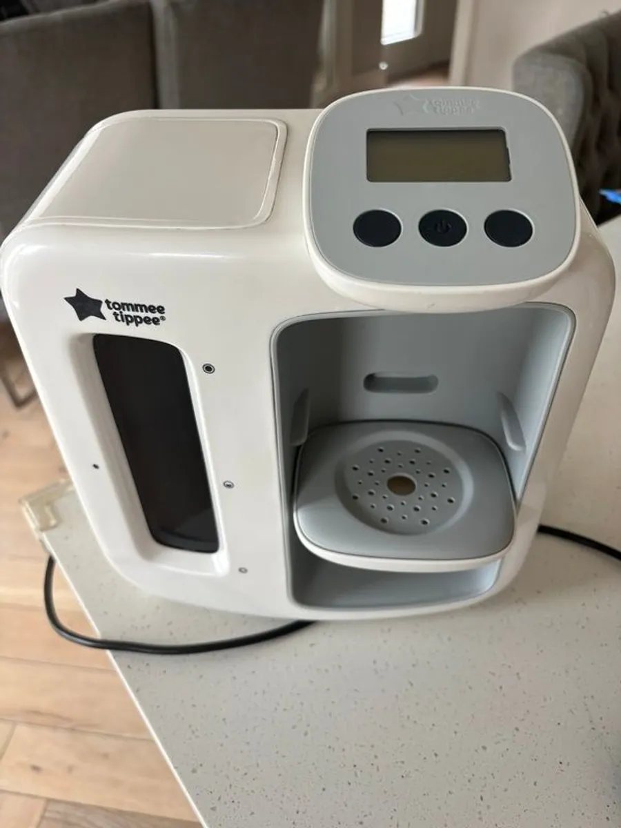 Tommee Tippee Perfect Prep Day & Night Bottle maker