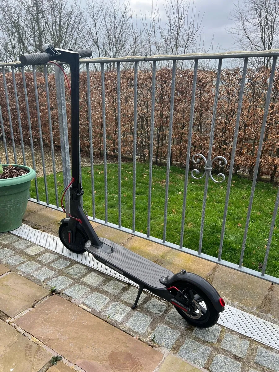 Xiaomi M365 Electric Scooter - Image 2