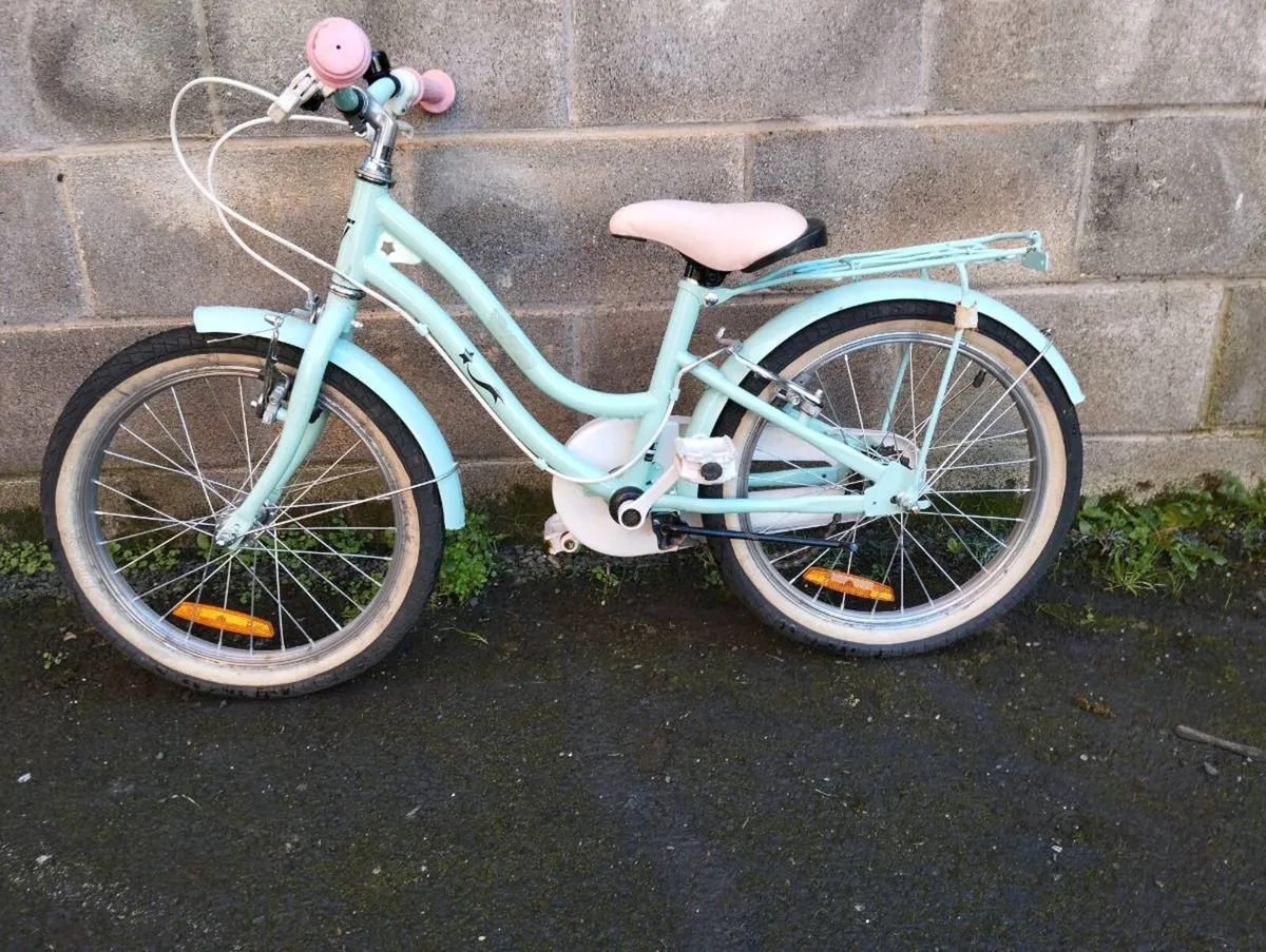 Girls 20inch bike - Image 2