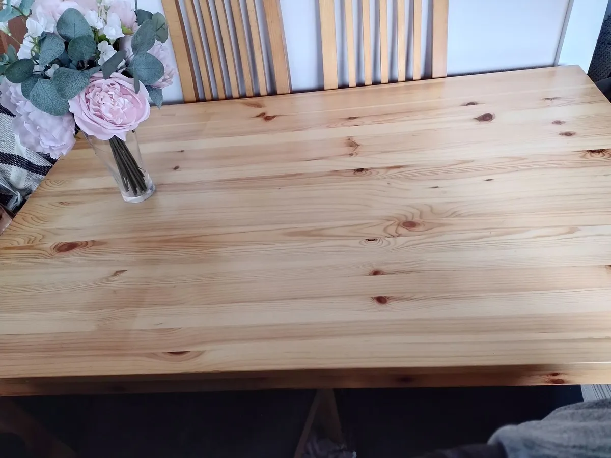 As new solid Pine dining table - Image 2
