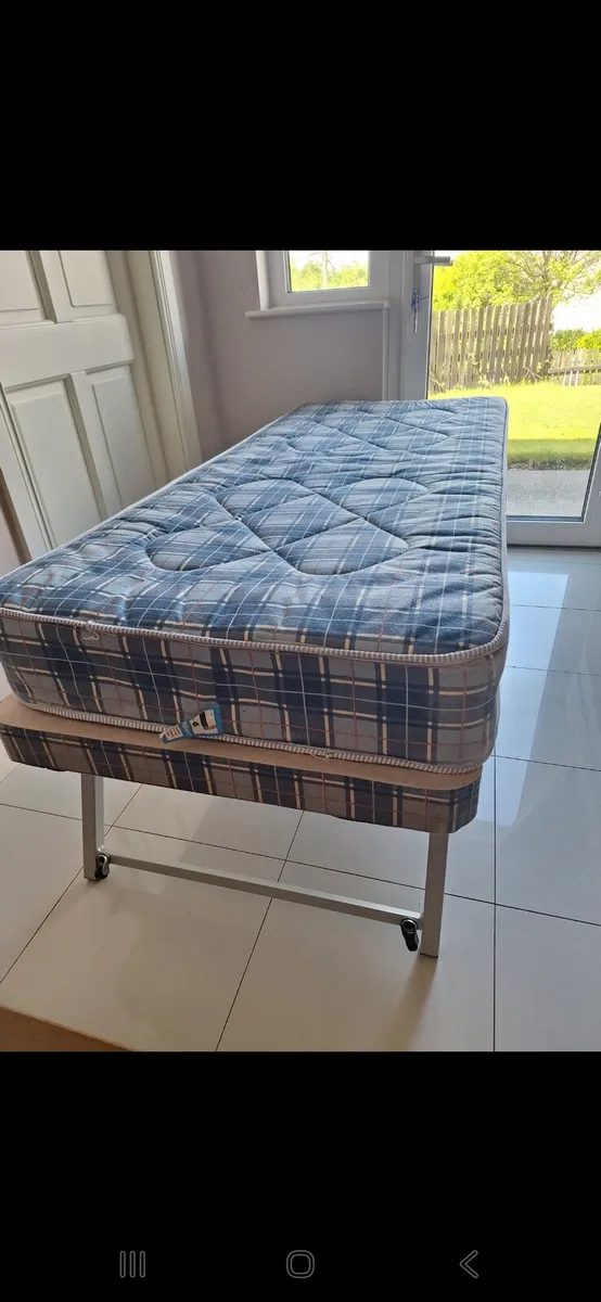 Single bed - Image 3