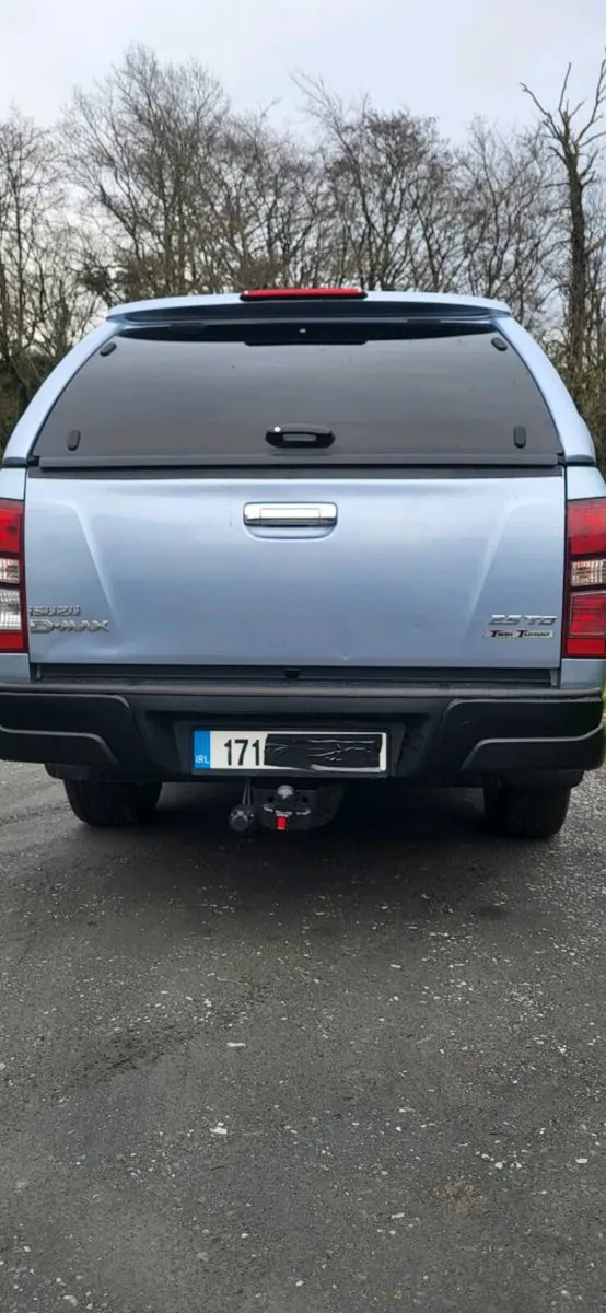 2017 Isuzu dmax - Image 2