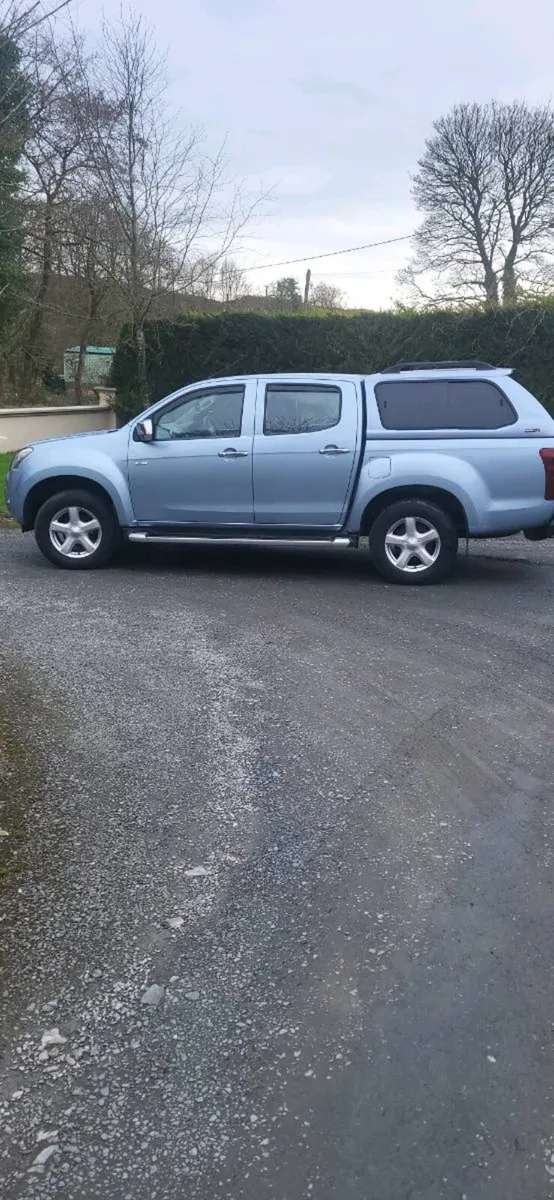 2017 Isuzu dmax - Image 4