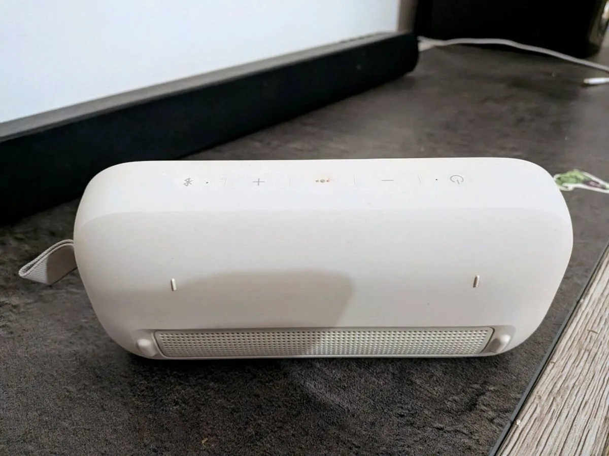 Bose SoundLink Flex Bluetooth Speaker - Image 2