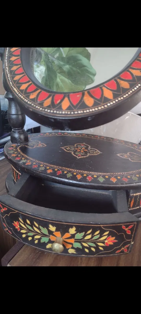 Handmade handpainted Morocco mirror on stand - Image 4