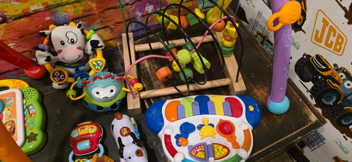 Infant/toddler 9 x toys (6 x battery powered) - Image 2