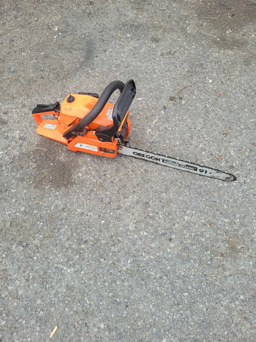 2019 kutmower Cs3816 chainsaw running 💯 - Image 4