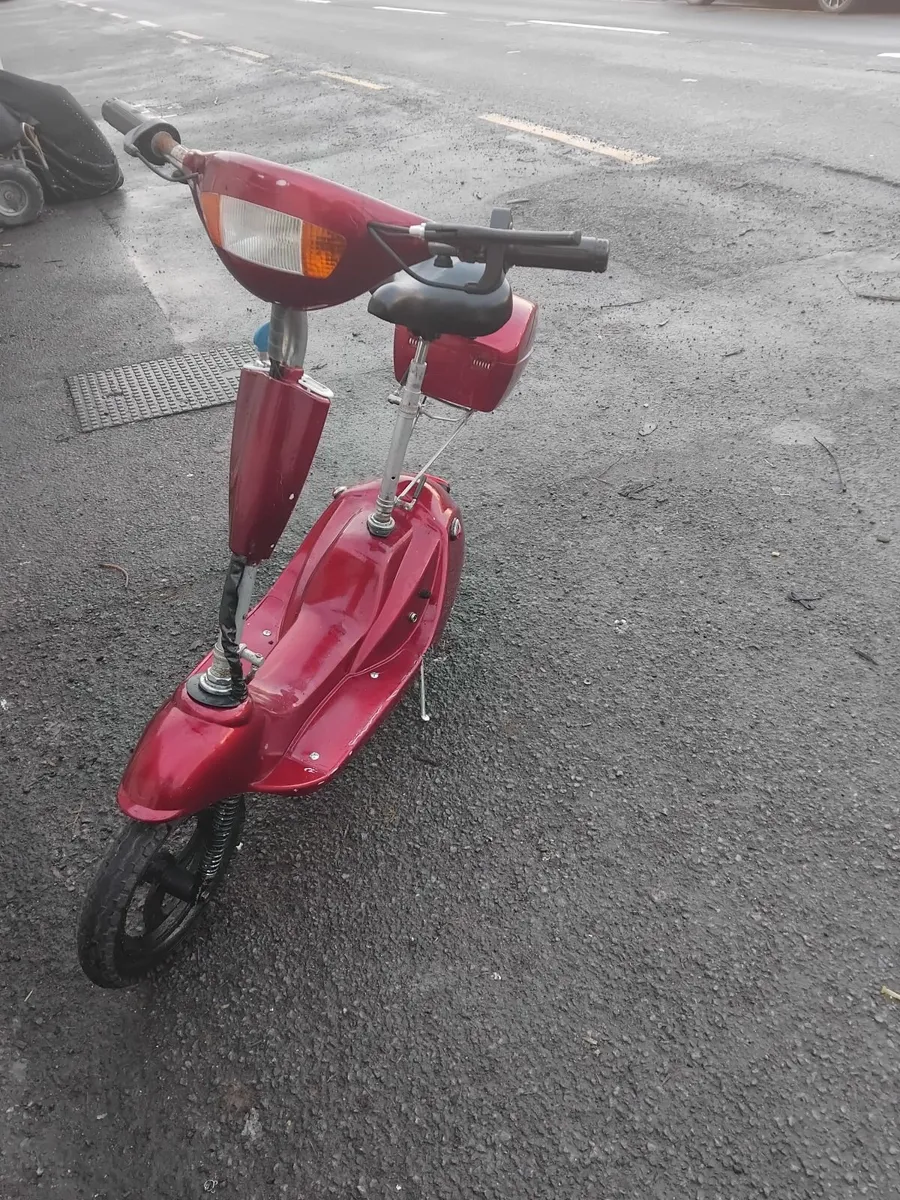 Electric scooter bike read add priced - Image 4