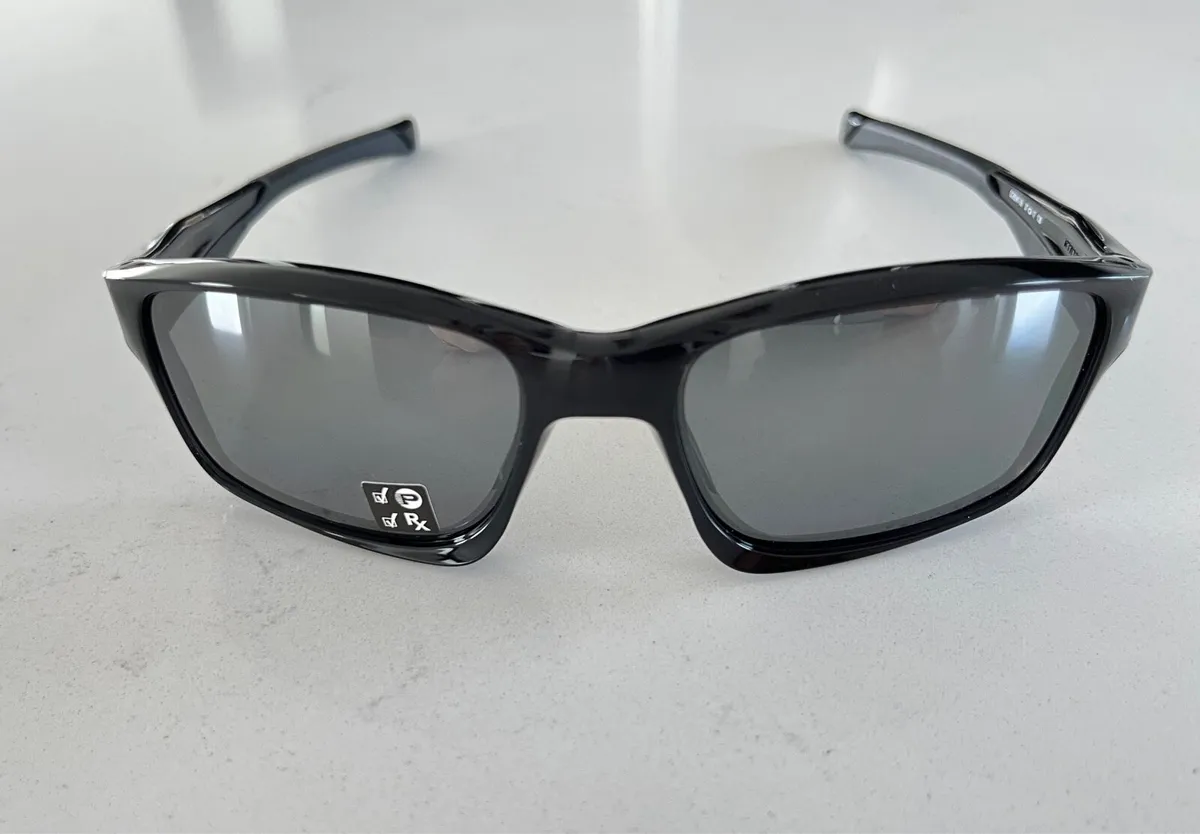 Oakley Chainlink Sunglasses Polarised-New in box - Image 3