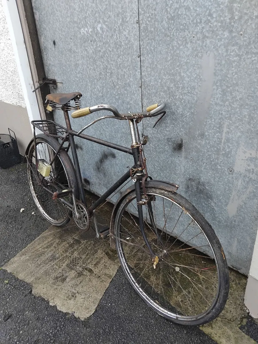 Old hi nelly bike man's hi nelly read add - Image 4