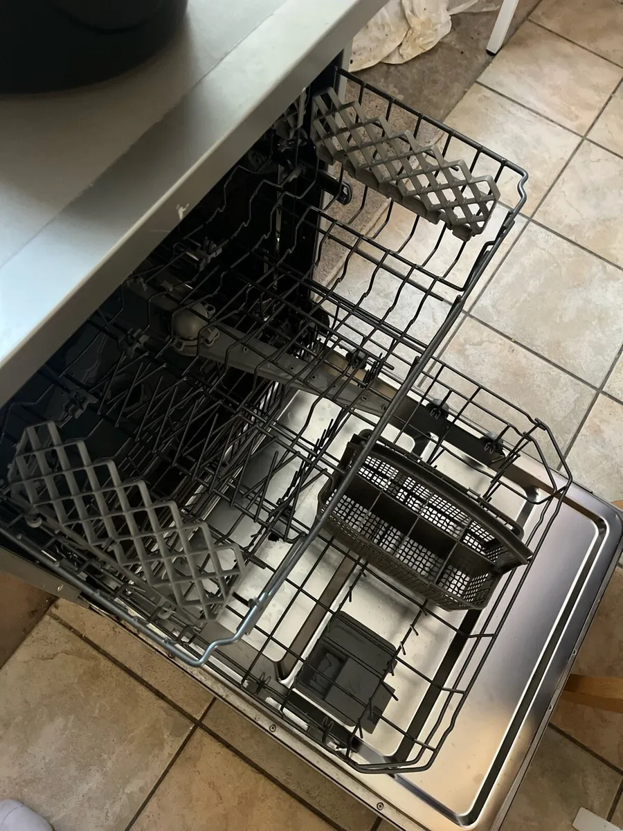 Dishwasher - Image 3