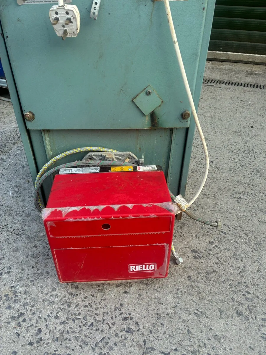 Oil burner - Image 1