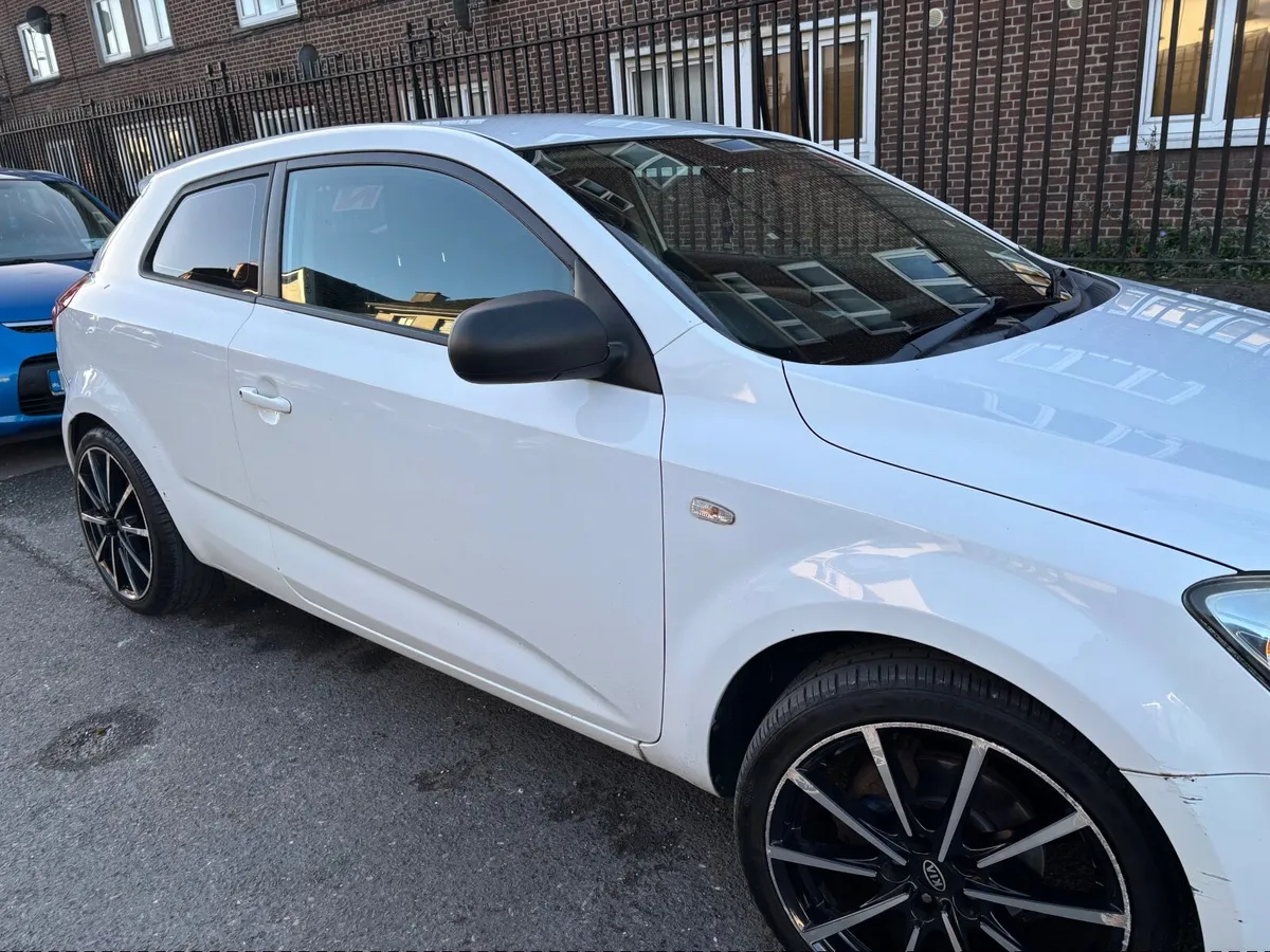 Kia Ceed 2011 - Image 3